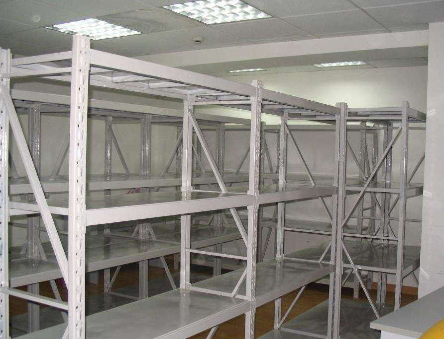 鄭州倉(cāng)庫(kù)貨架廠常見(jiàn)的兩種組合布局方式